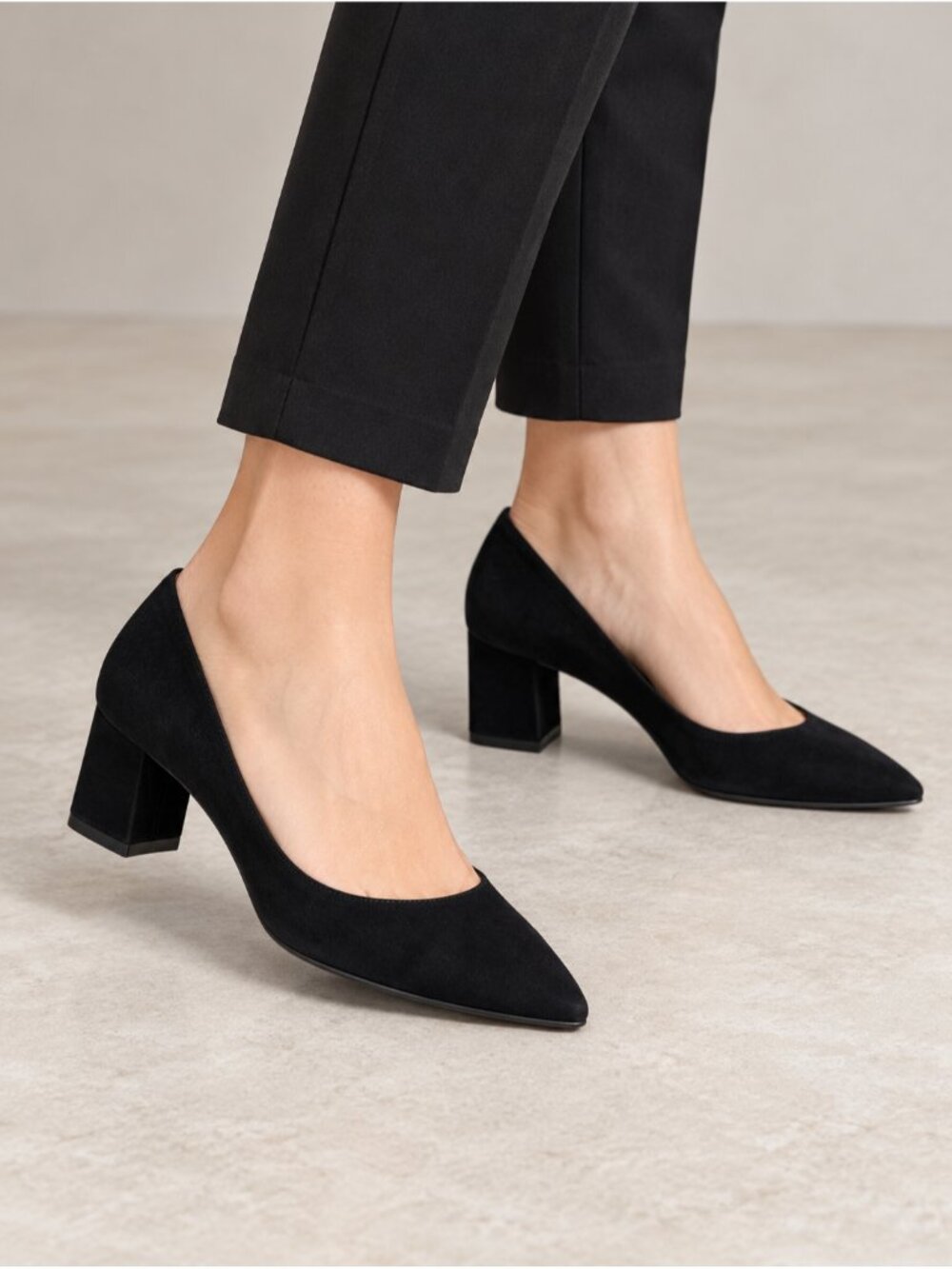Cole Haan W16076 Block Heel Pump Black Suede US 10 Nee